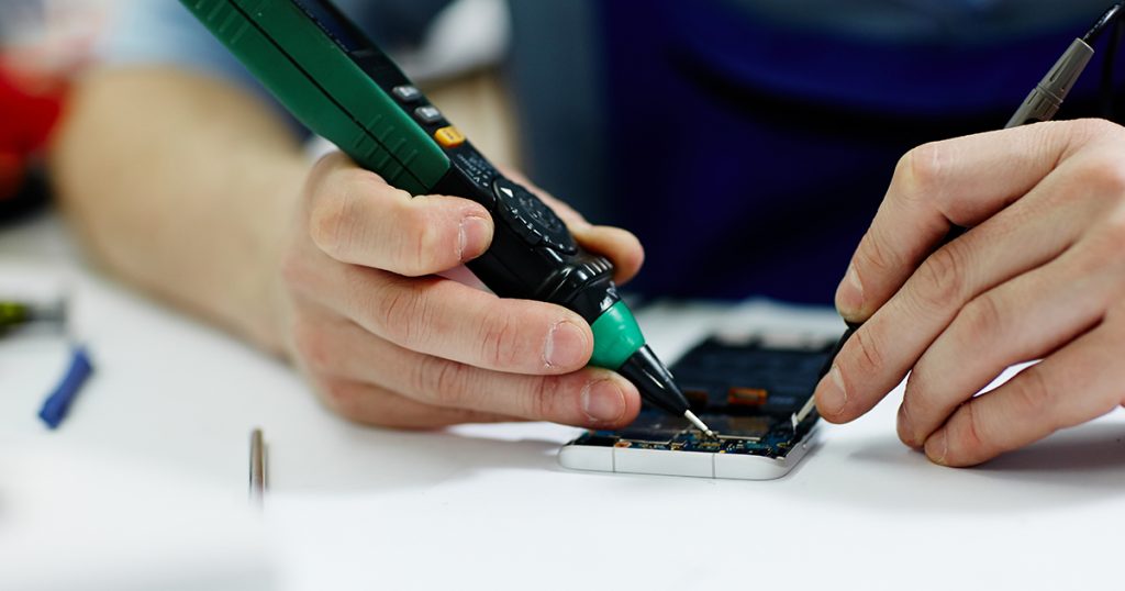 12 Must-Have Repair Tools for Your Cell Phone Repair Business